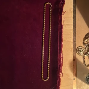 Guld kedja - Priset kan diskuteras vid snabb affär