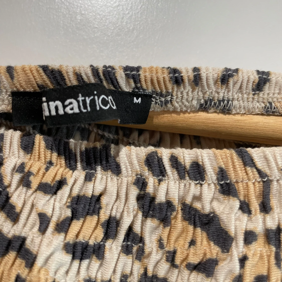 Leopardmönstrad långärmad topp från Gina Tricot - 2