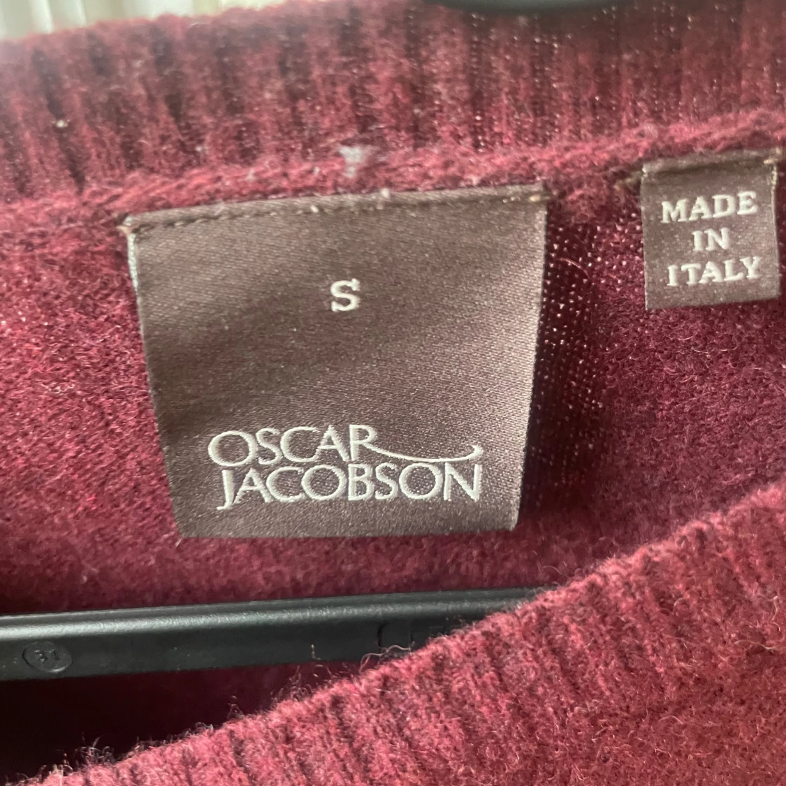 Röd Oscar Jacobson ylletröja  - 2