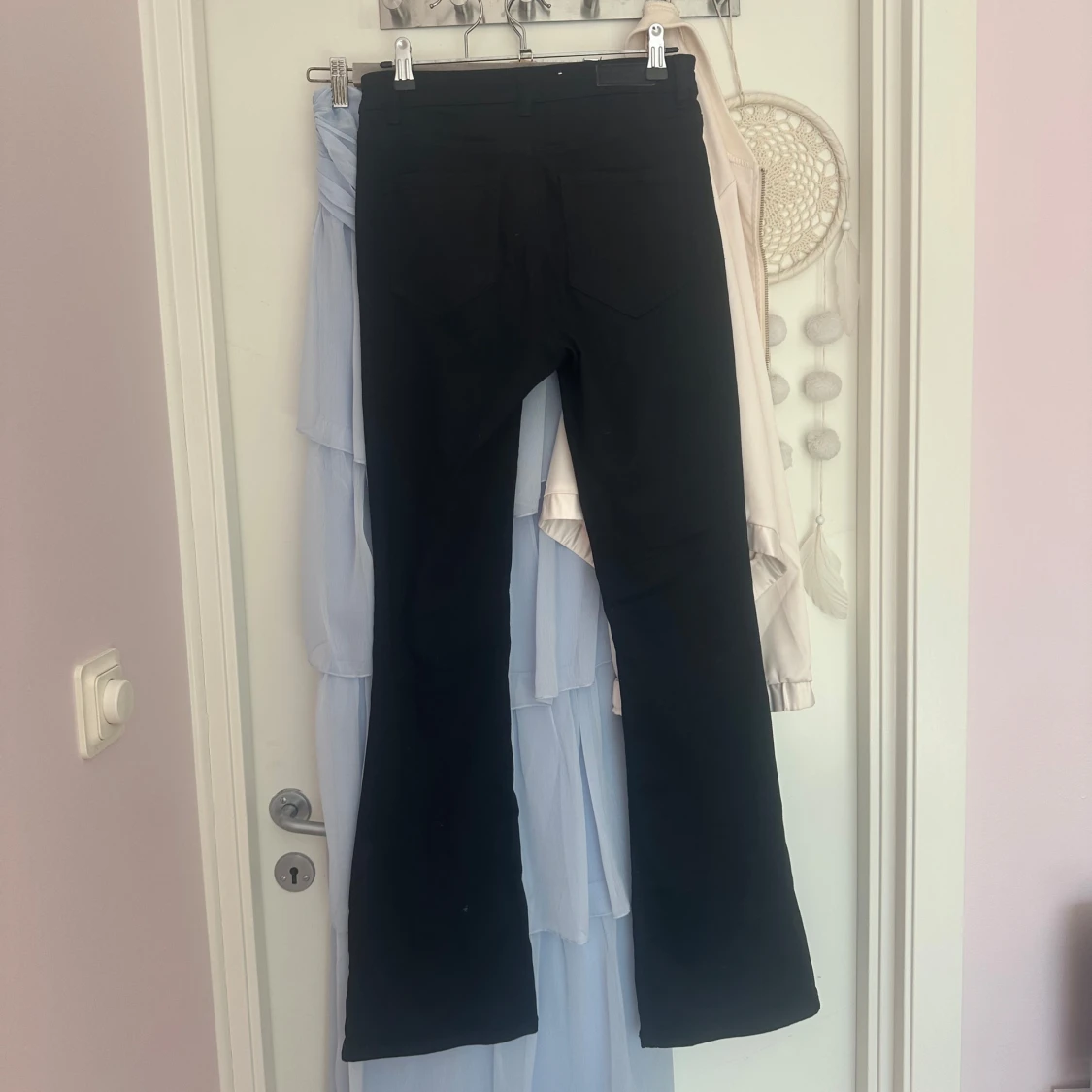 Svarta bootcut jeans från Vero Moda - 1