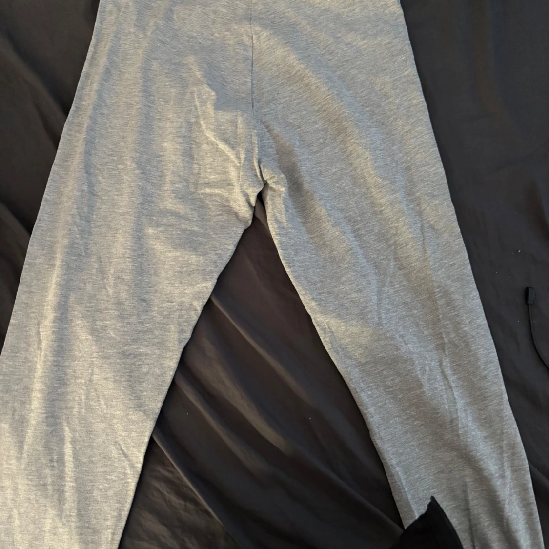 Säljer ett par gråa byxor från lager 157 - 2