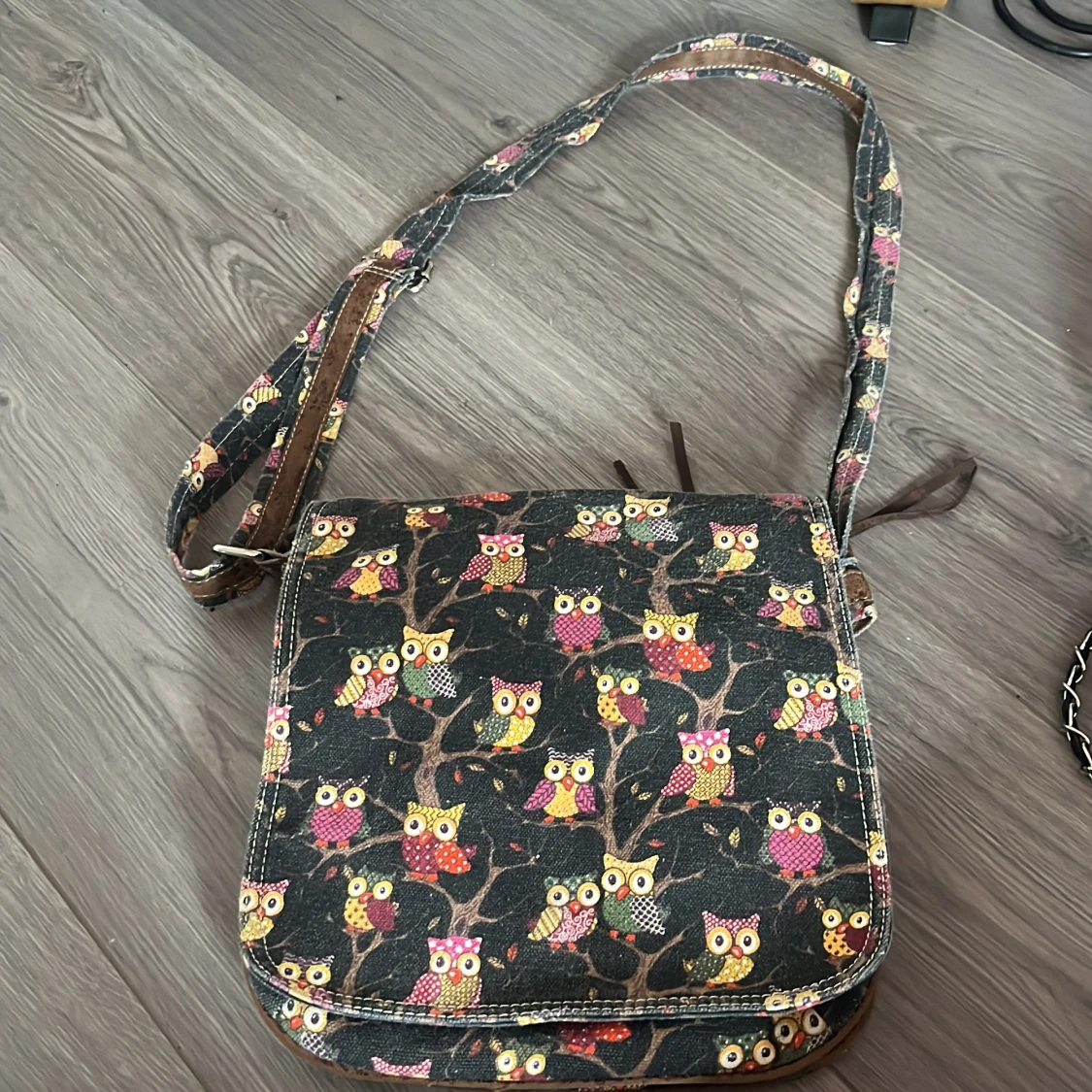 Axelväska med ugglemönster