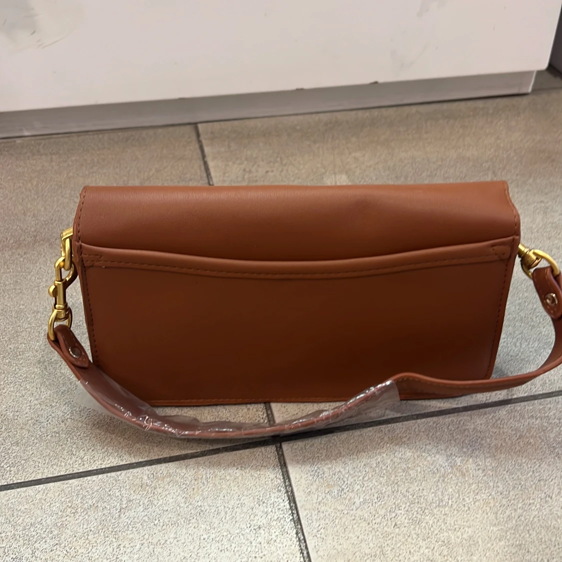 Svart  axelväska  - 2