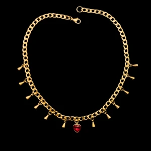 Handgjort halsband  - ❤️Mycket vackert halsband med ett rött hjärta.Kedjans  tjocklek -5mm. Rostfritt stål Längd-40cm