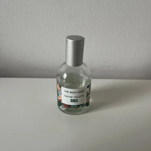 The Body Shop Shea Eau de Toilette - Fräsch och vegansk Eau de Toilette från The Body Shop i doften Shea.