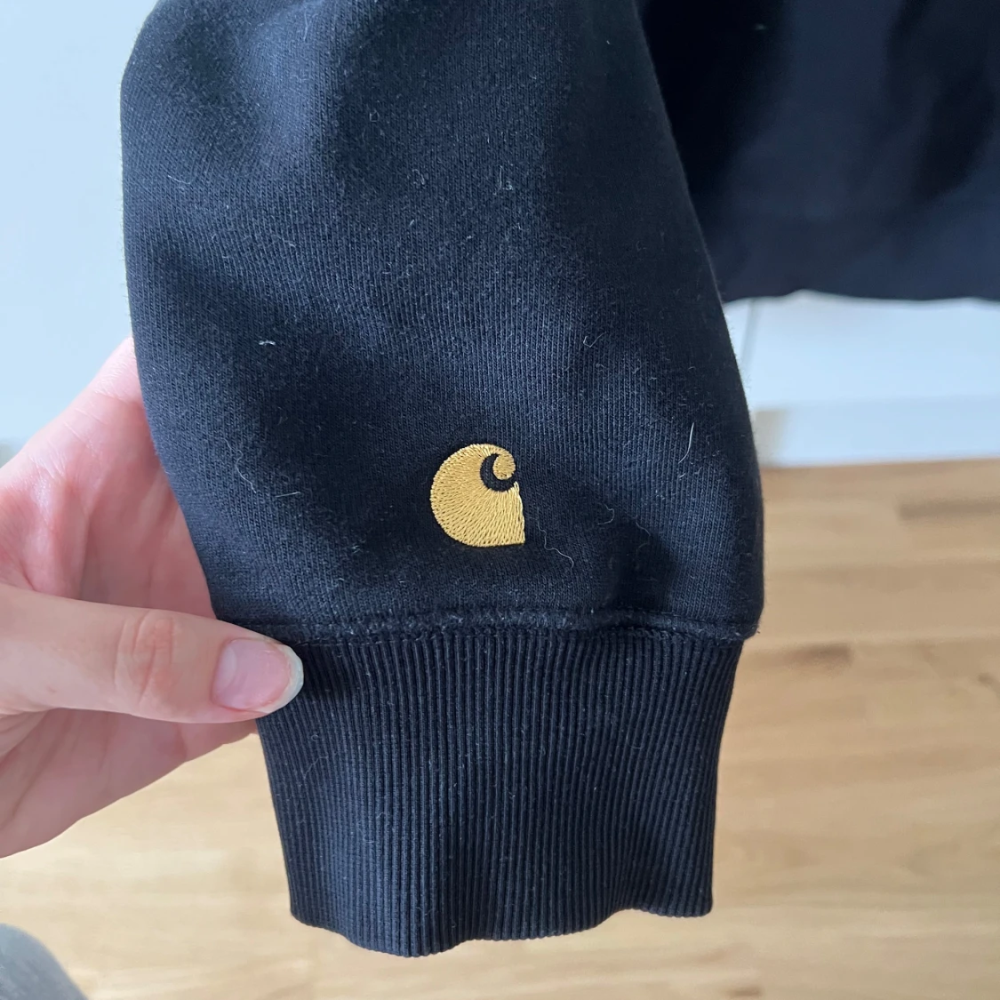 Svart hoodie från Carhartt WIP - 2