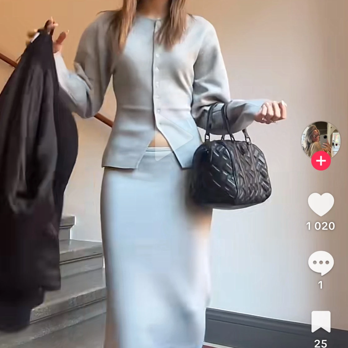 Ljusgrå sett i mjukt material