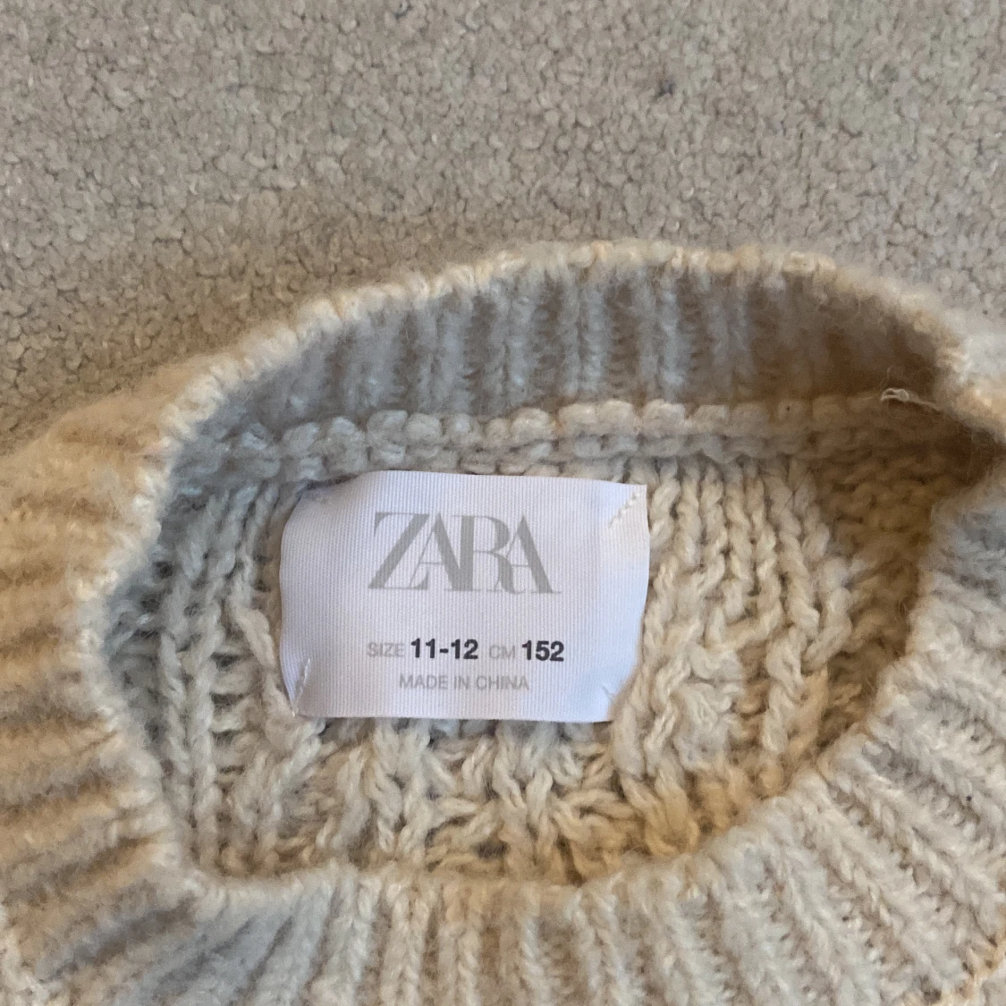 Beige stickad tröja  - 2