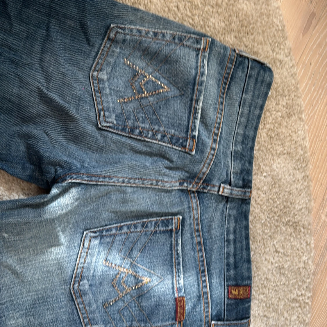 Blå bootcut jeans från 7 For All Mankind - 2