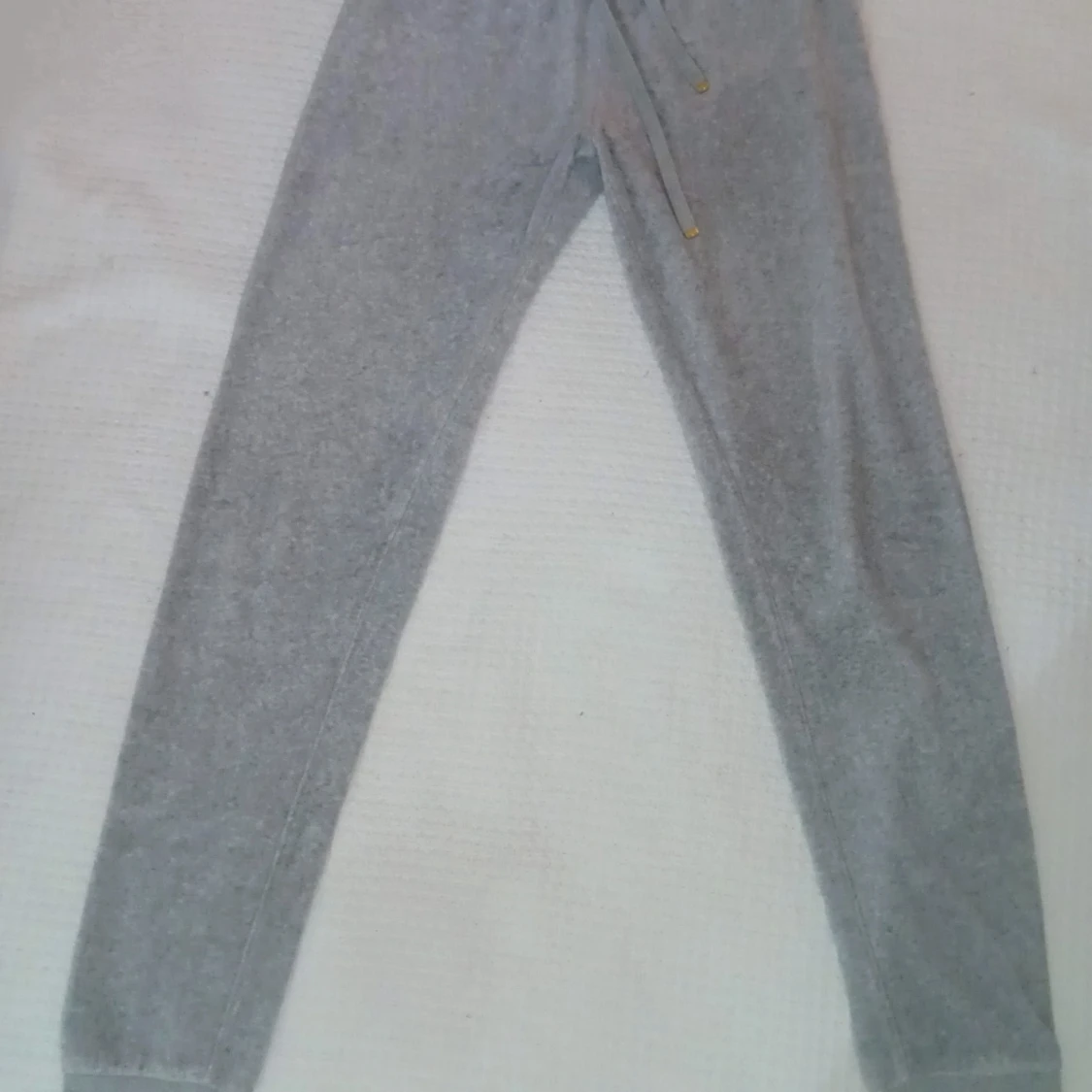 Mjukisbyxor i velour, låg midja, från Juicy Couture