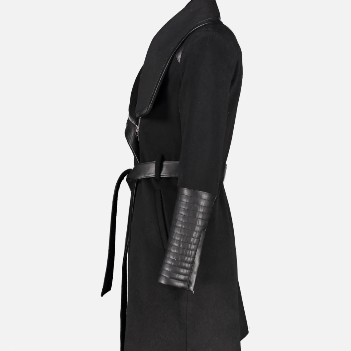 Svart kappa med skinn-detaljer - 1