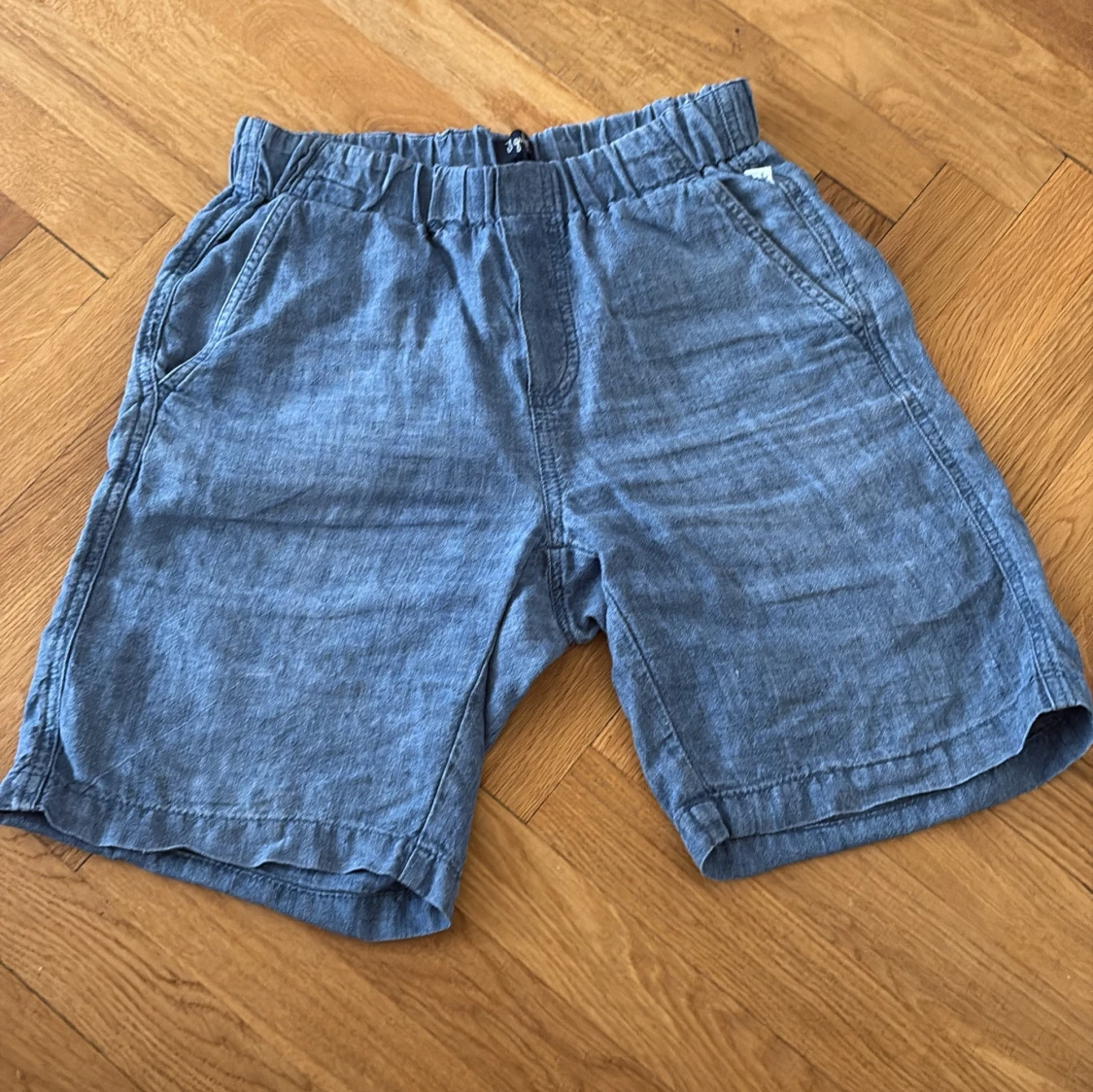 Blåa linneshorts