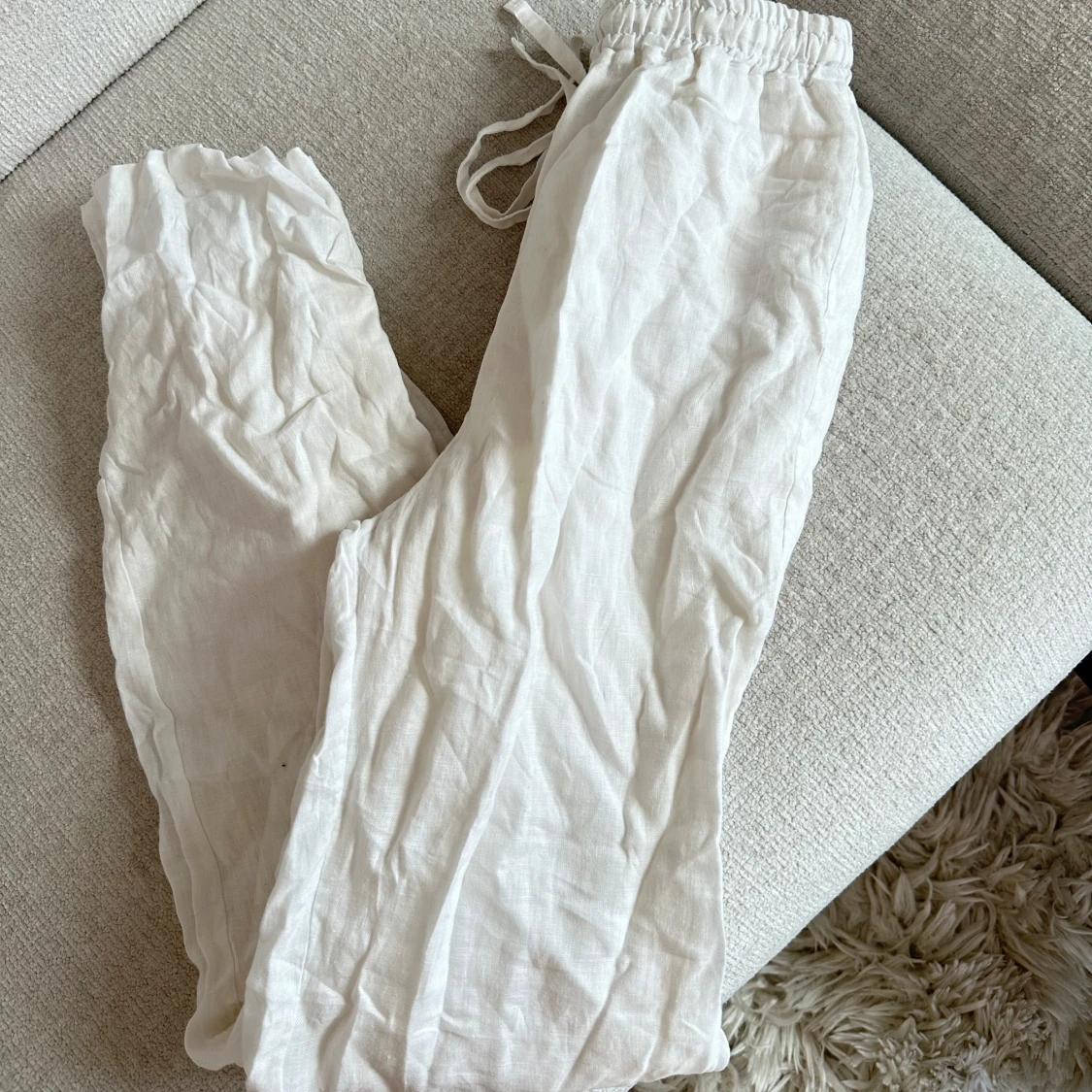 Vita linnebyxor från Design by Si