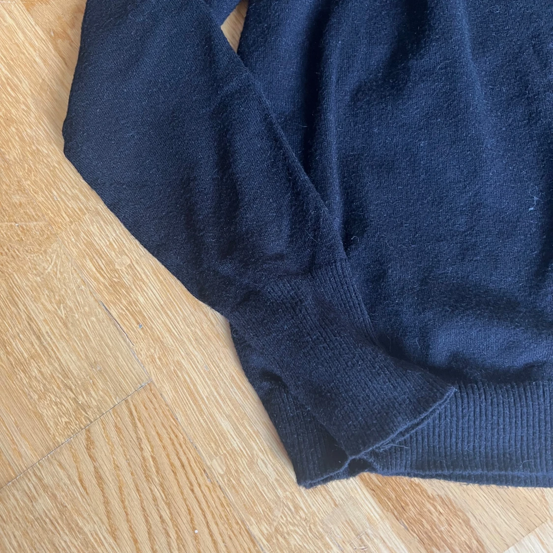 Svart offshoulder tröja NA-KD - 1