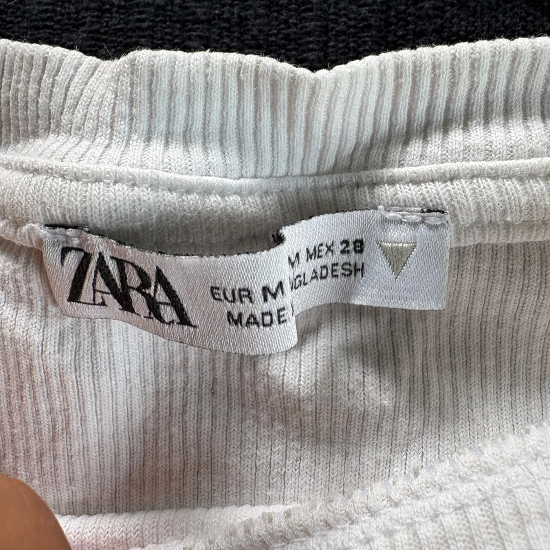 Vit volangtopp från Zara, M - 2