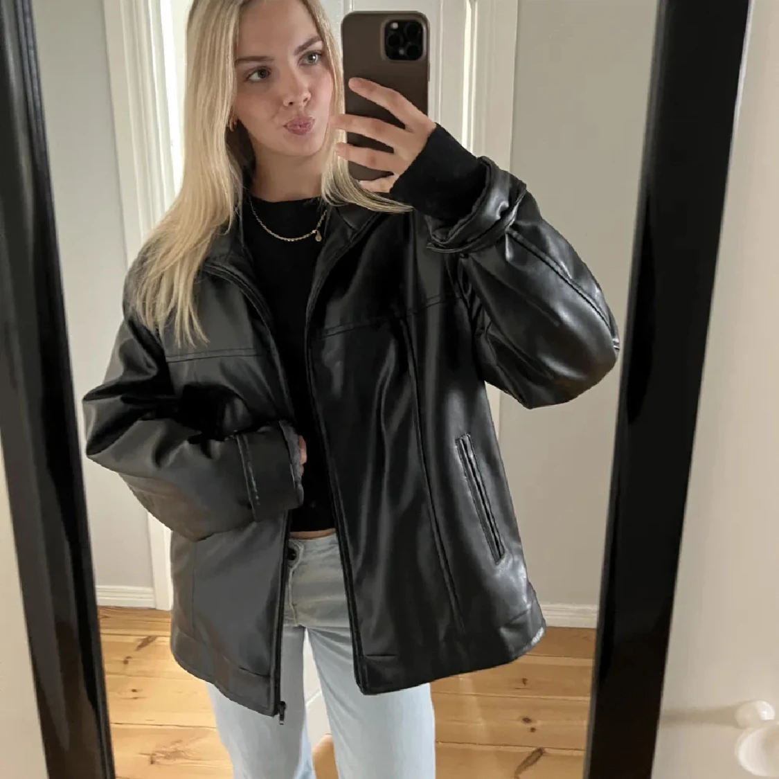 Svart oversized skinnjacka - 1