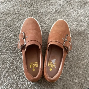 Dasia skor 36 - Jättefina dasia skor knappt använt. Original pris 1000💕