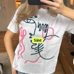 SÖKER - Söker denna tröja från Zara som är slutsåld! Helst i storlek XS men S funkar också.