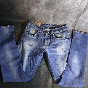 Dondup George jeans - Mycket fint skick | Size 31 passar 30/32  | fraktar spårbart inom 24 timmar |  för att köpa klicka ” köp nu” | vid frågor skriv ett meddelande