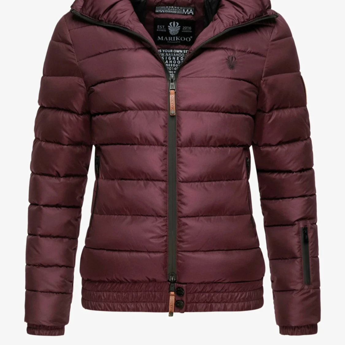 Mörk vinröd pufferjacka från Marikoo - 1