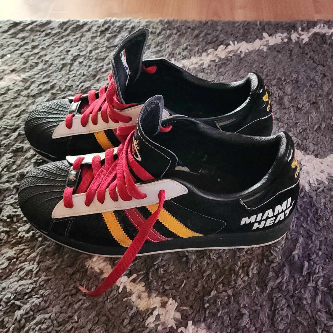 Adidas Miami Heat sneakers svart/röd (oanvända) - 3