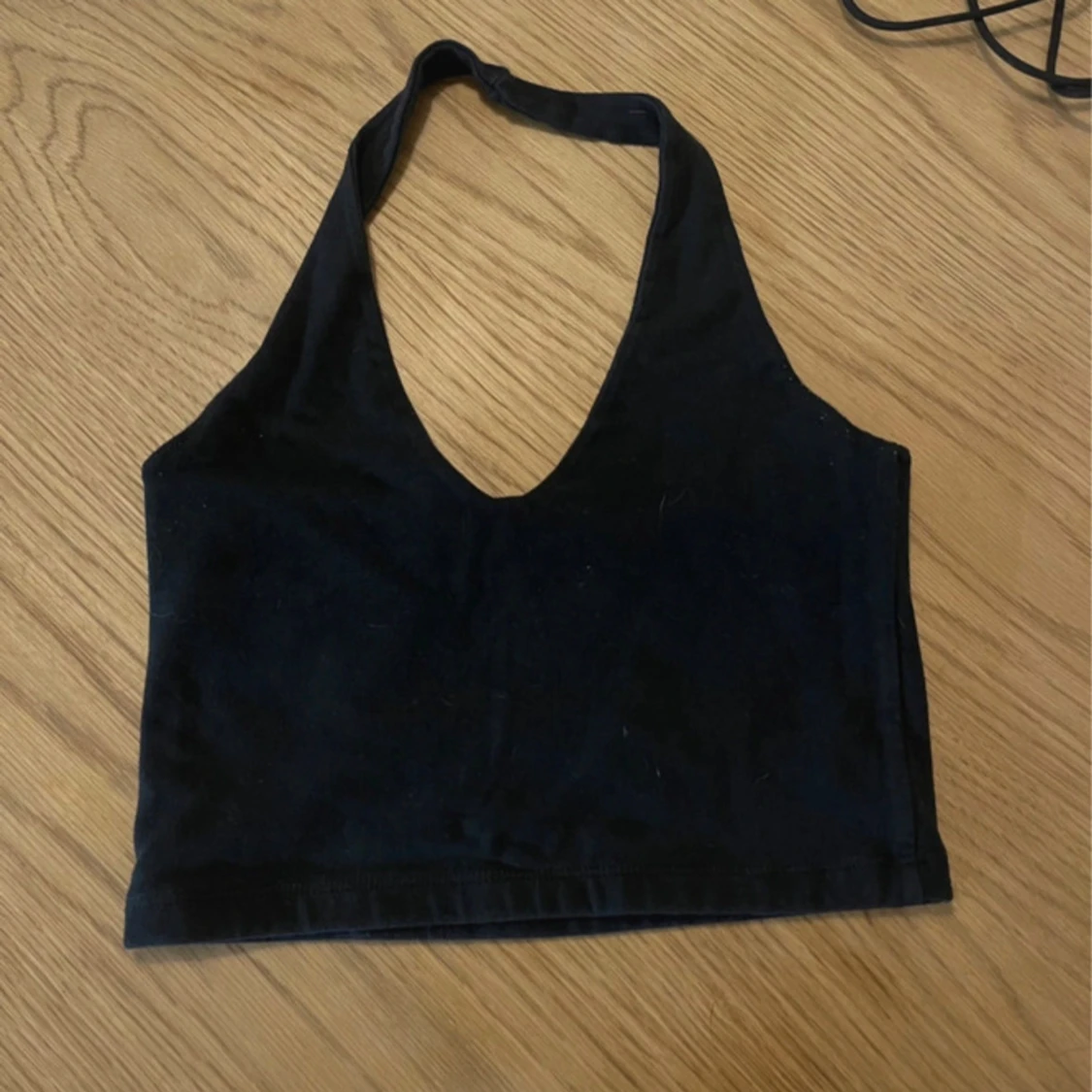 Svart halterneck croppad topp