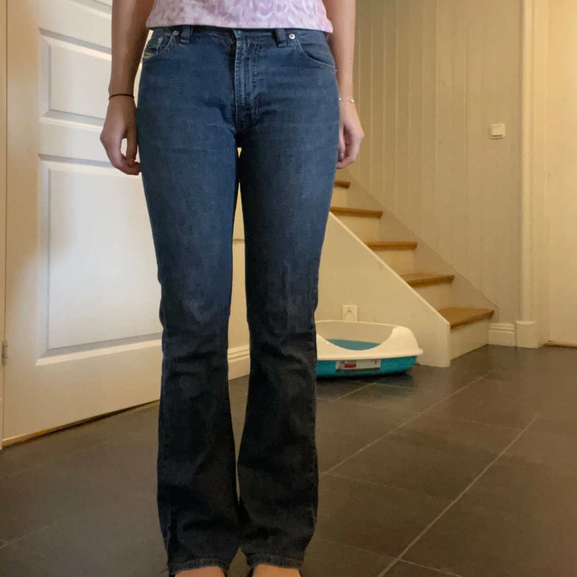 Utsvängda lågmidjade jeans 