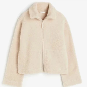 Beige teddyjacka hm - Beige teddyjacka från hm i storlek M. Fler bilder finns att få!!😁👐