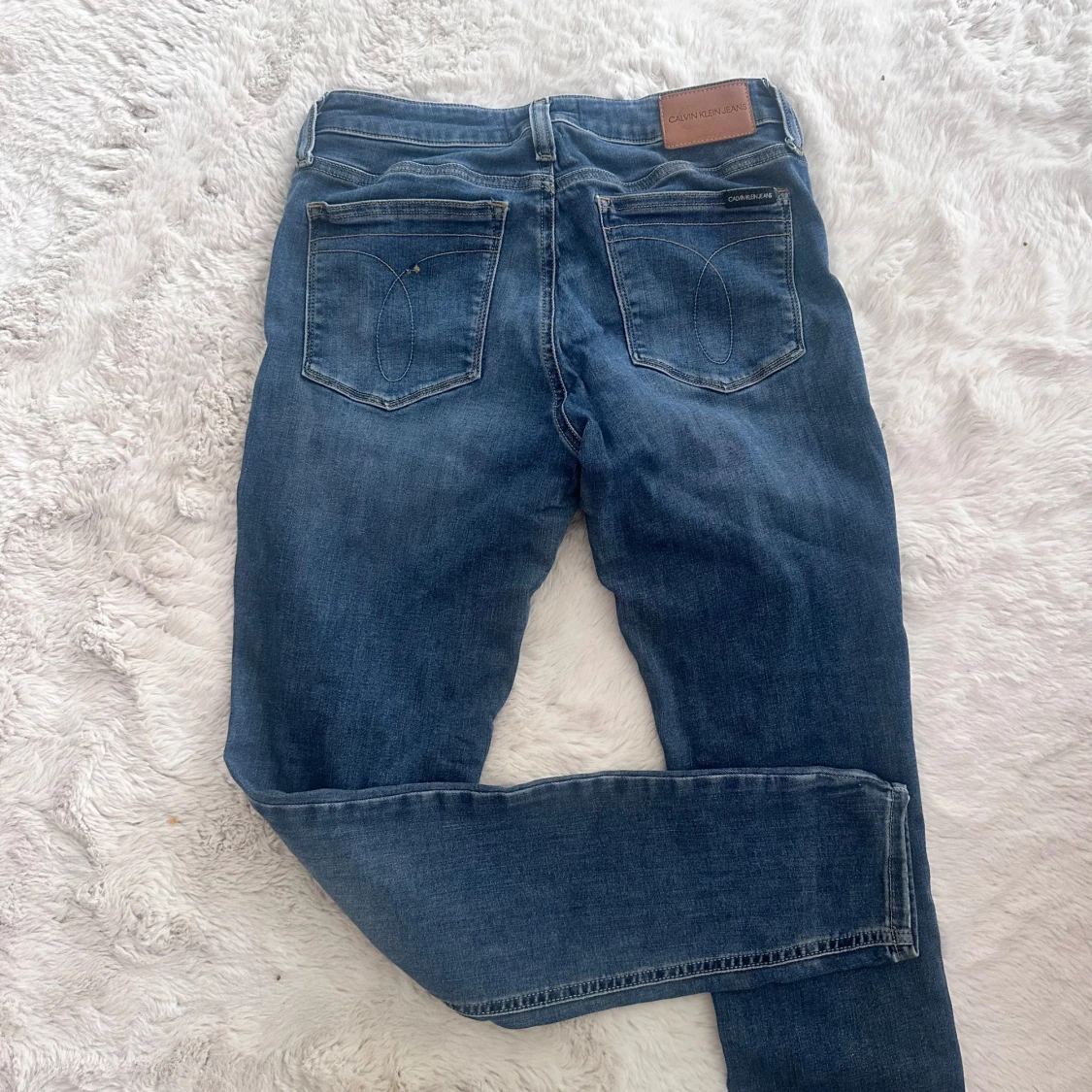 Blå jeans från Calvin Klein Jeans. Lågmidjade - 1