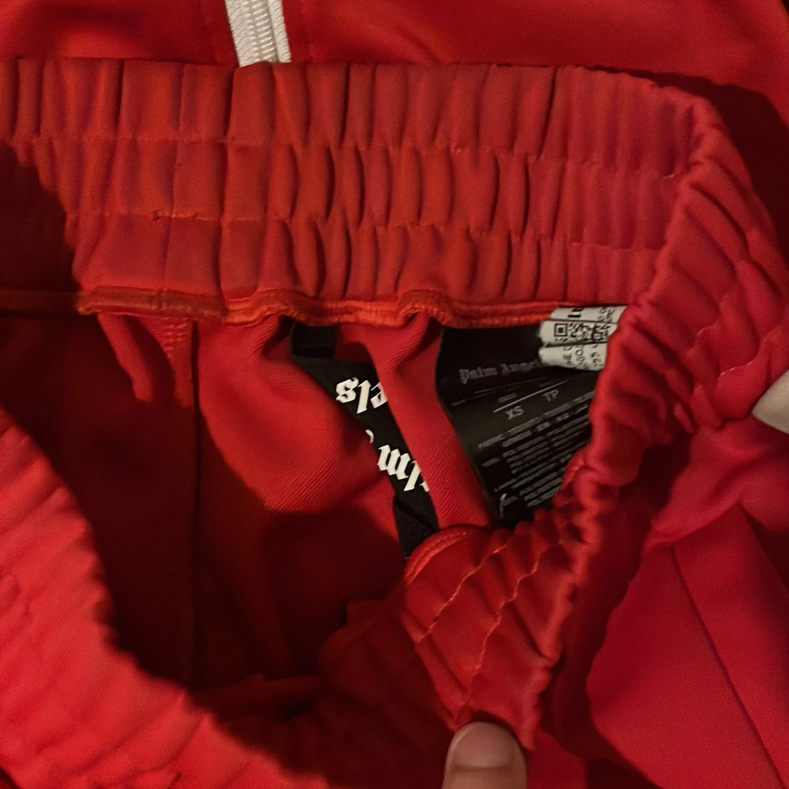 Säljer ett rött Palm angels sätt byxor xs tröja M - 3
