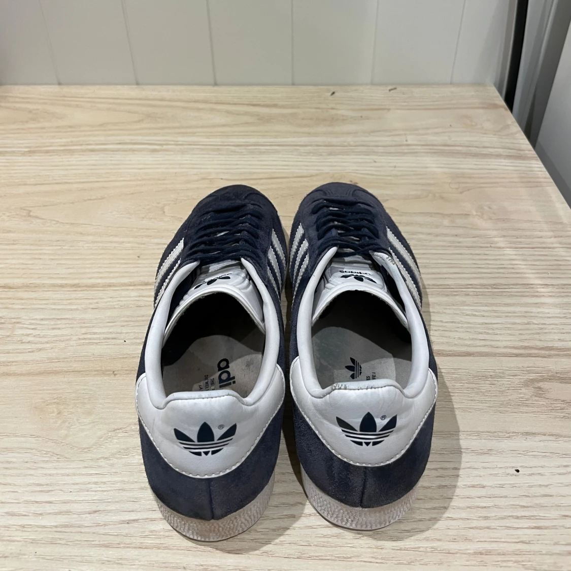 Adidas Gazelle mörkblå mockasneakers - 1
