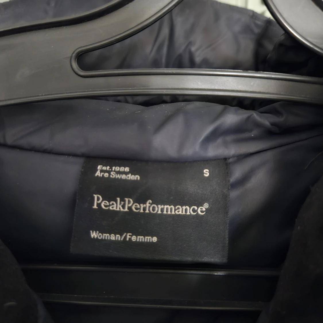 Svart dunjacka Peak Performance S - 3