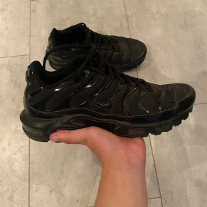 Nike Airmax - Säljer mina nike airmax, Skick 8/10 ✅ Storlek: 41 postat direkt efter köp! 🤗 Kom dm för mer info!