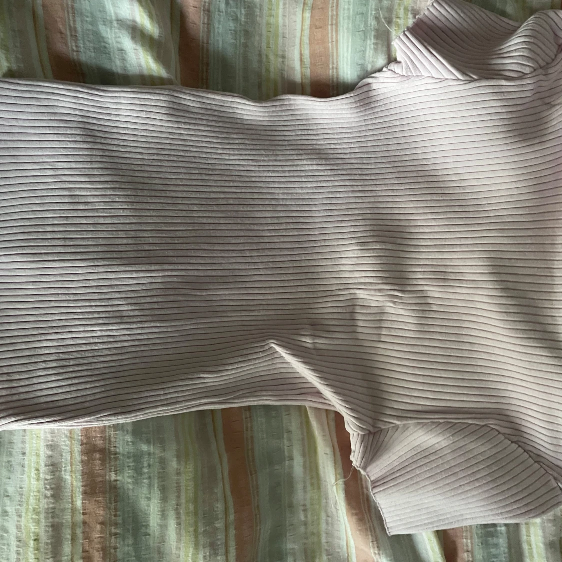 Ljusrosa ribbad polotopp från Zara - 2