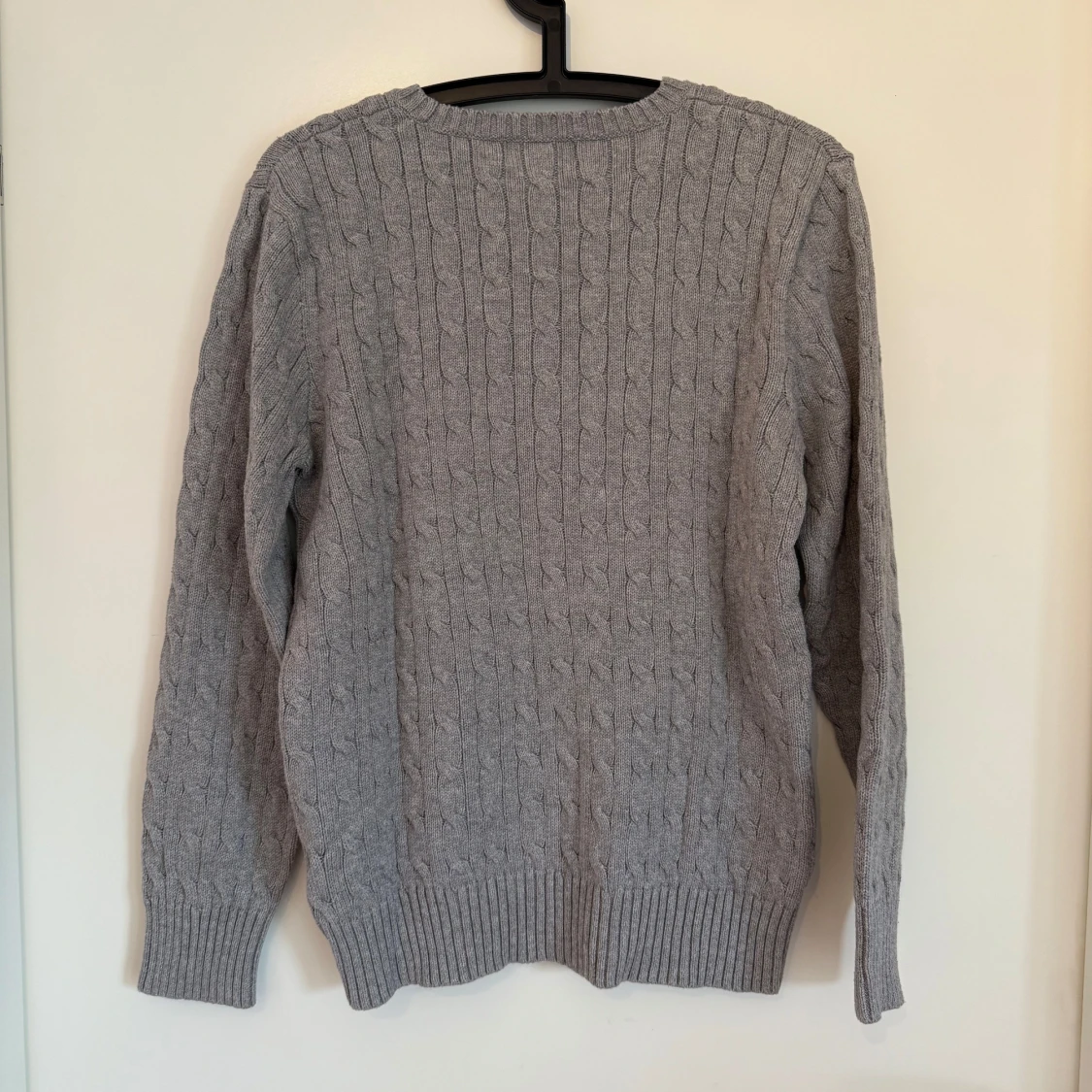 Grå kabelstickad tröja från Polo Ralph Lauren - 1