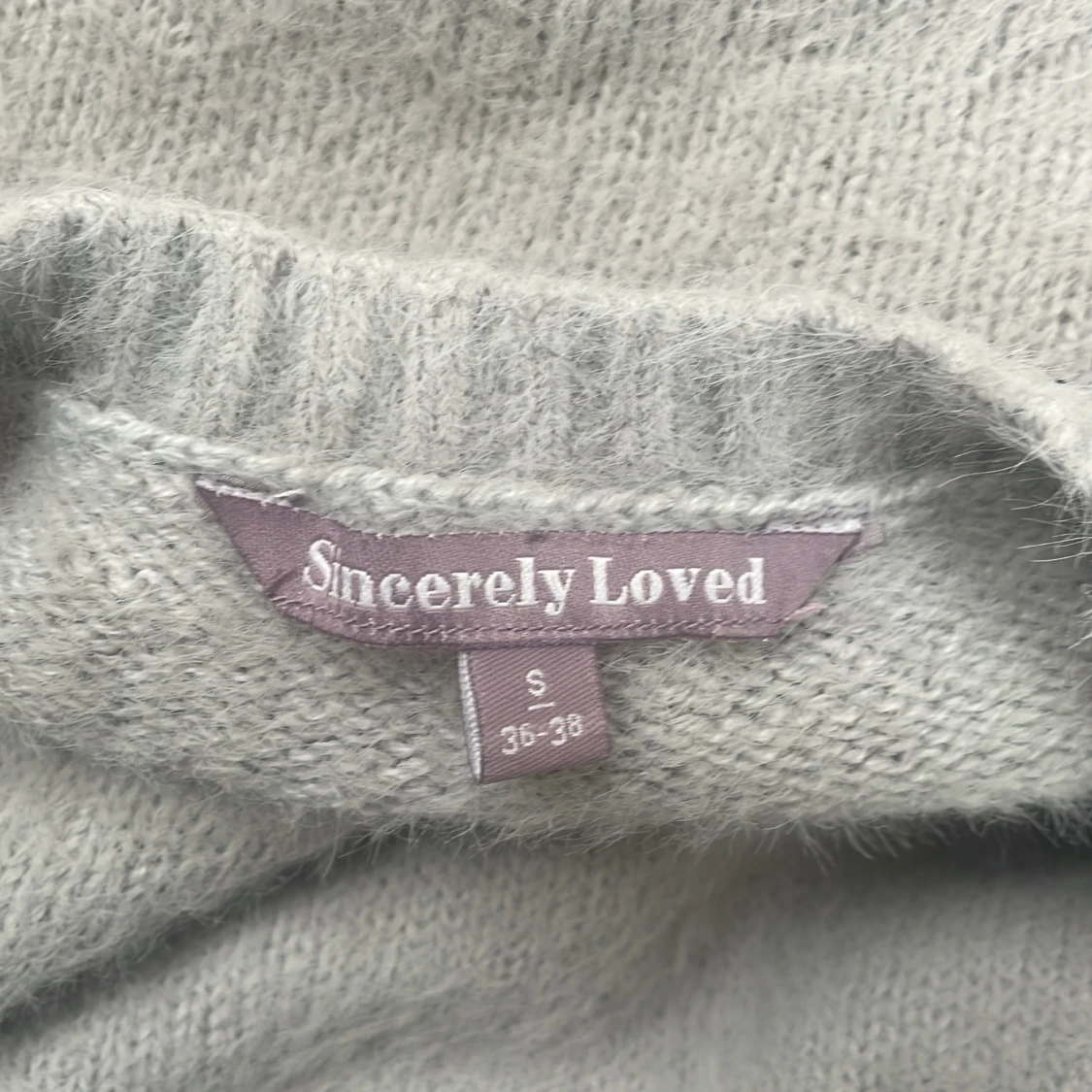 Ljusgrå stickad tröja från Sincerely Loved - 1