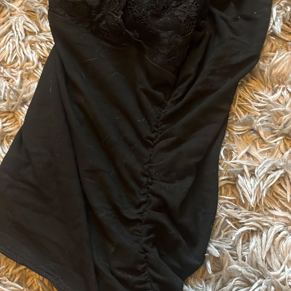 Svart spetslinne med rosett - 2