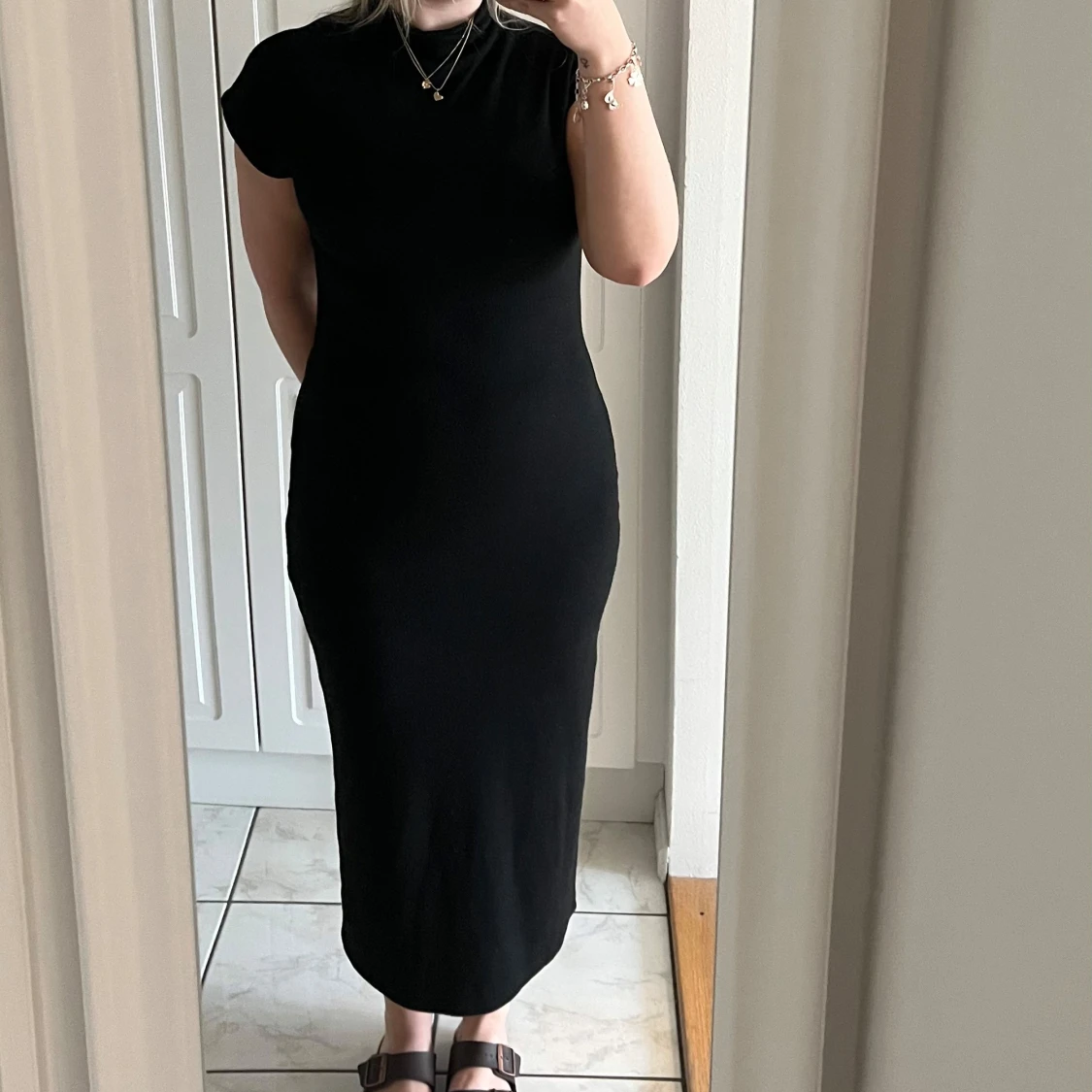 Svart ribbad klänning 
