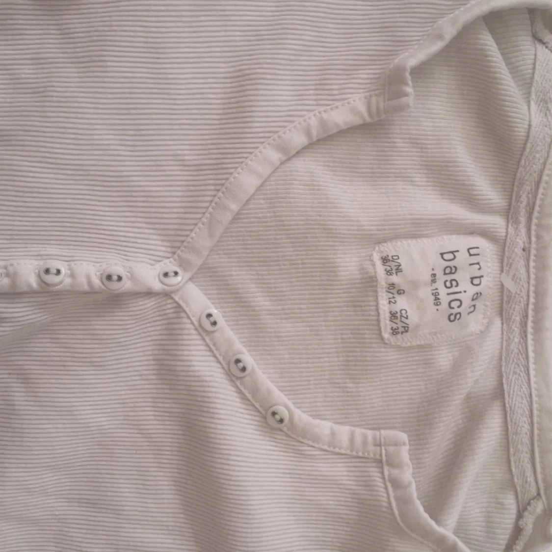 Vit ribbad långärmad topp från Urba Basics - 1