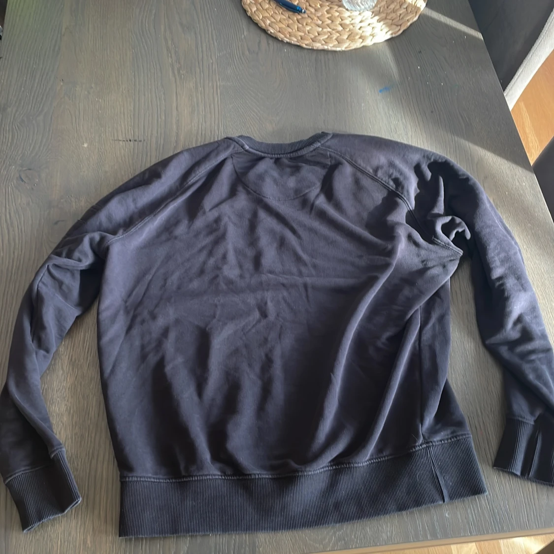 Svart sweatshirt från Alpha Industries - 4