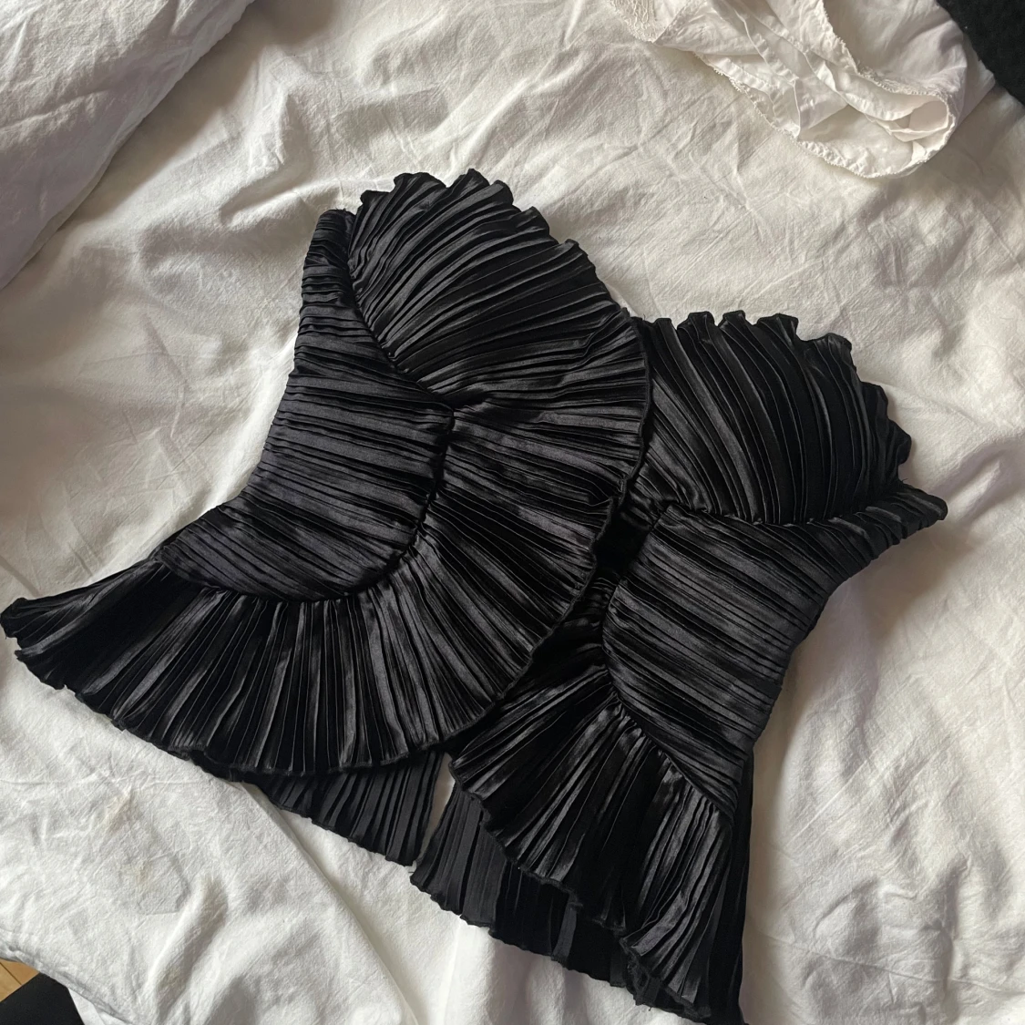 Svart plisserad tubtopp