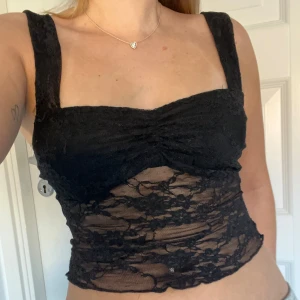 Svart spetslinne  - Svart spetslinne som är använd en gång 💘