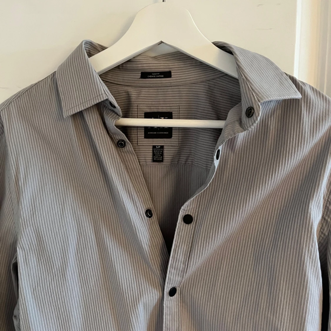Gråvit randig skjorta från Armani  - 1