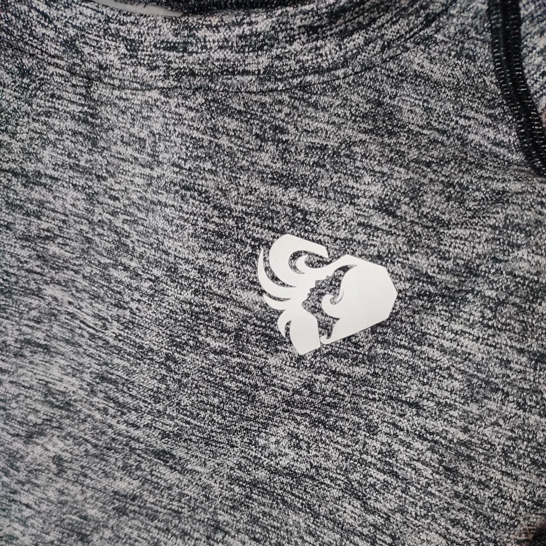 Grå sporttopp från Womens Best i storlek M - 1