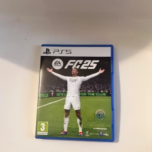 EA Sports FC 25 för PS5 - Säljer spelet EA Sports FC 25 för PlayStation 5. Oanvänd - köpt av misstag och går tyvärr inte att lämna tillbaka.