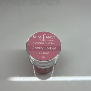 Miss Fancy Professional Cream Builder Cherry Sorbet - Endast swatchad
