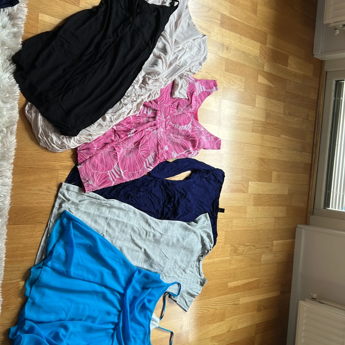 Klänning paket XS från bl.a Armani Exchange