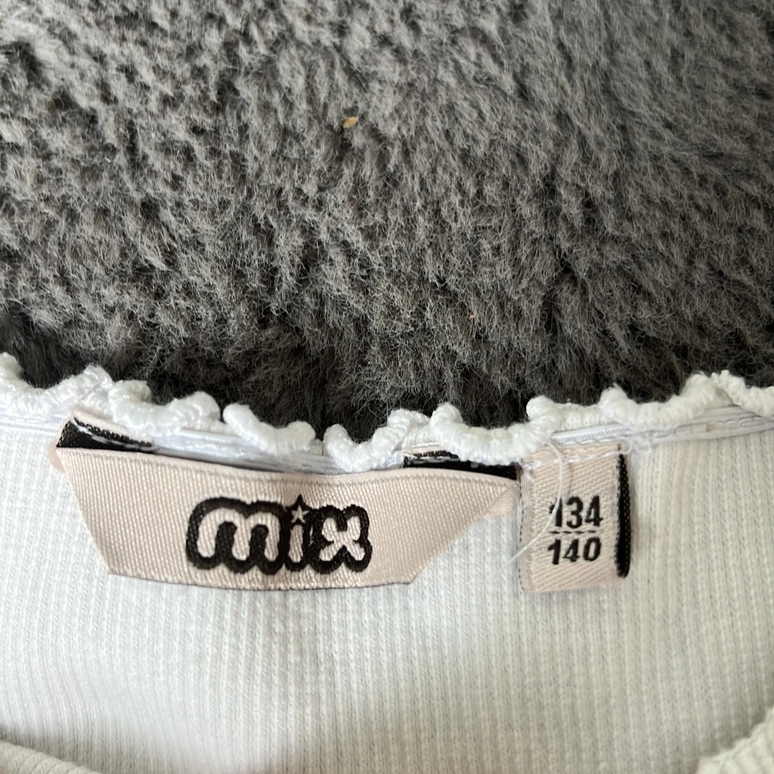 Vit ribbad topp från Mix - 1