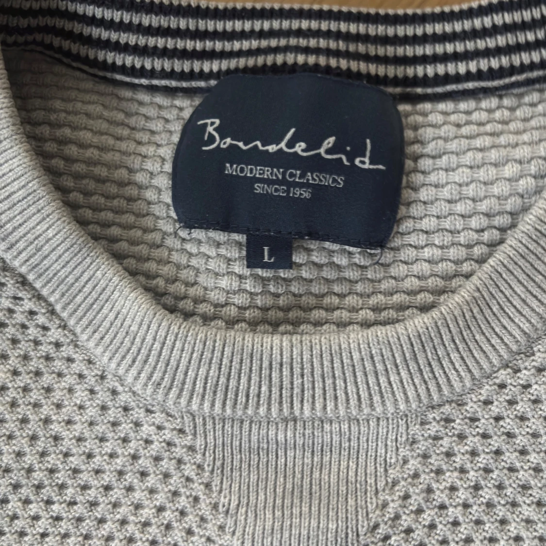 Ljusgrå stickad tröja från Bondelid - 1