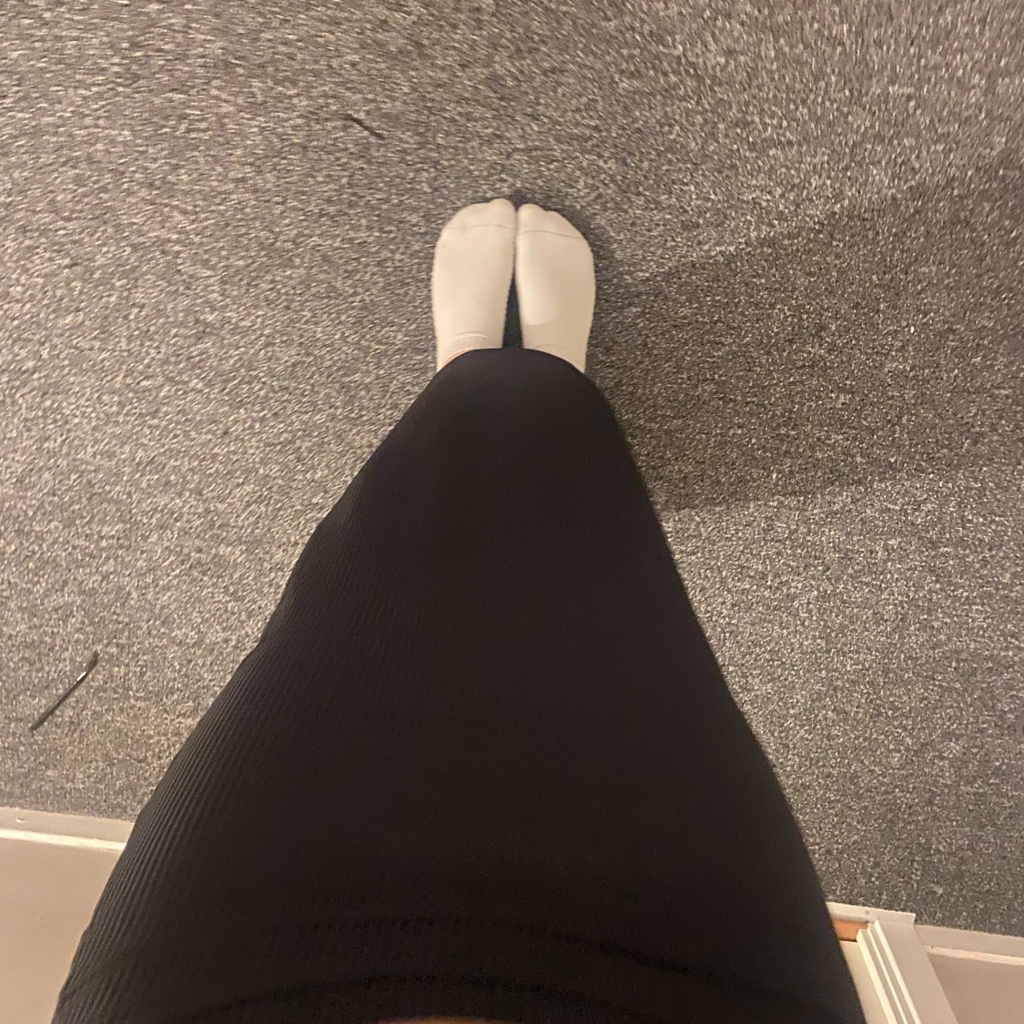 Svart långkjol med slits - 3